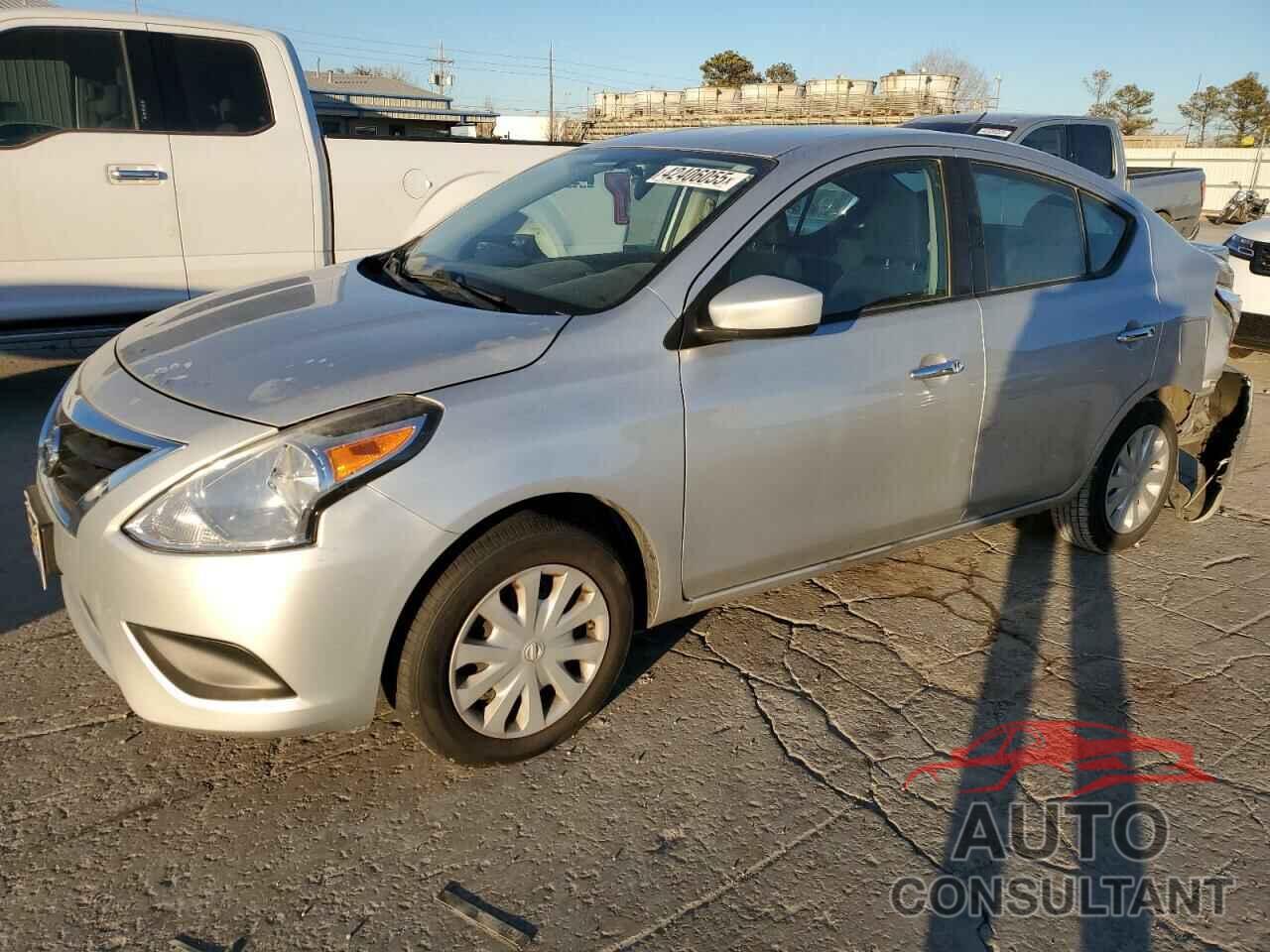 NISSAN VERSA 2019 - 3N1CN7AP1KL814959