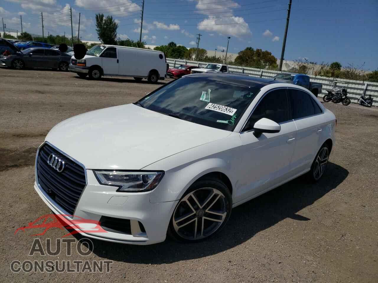AUDI A3 2019 - WAUAUGFFXK1012275