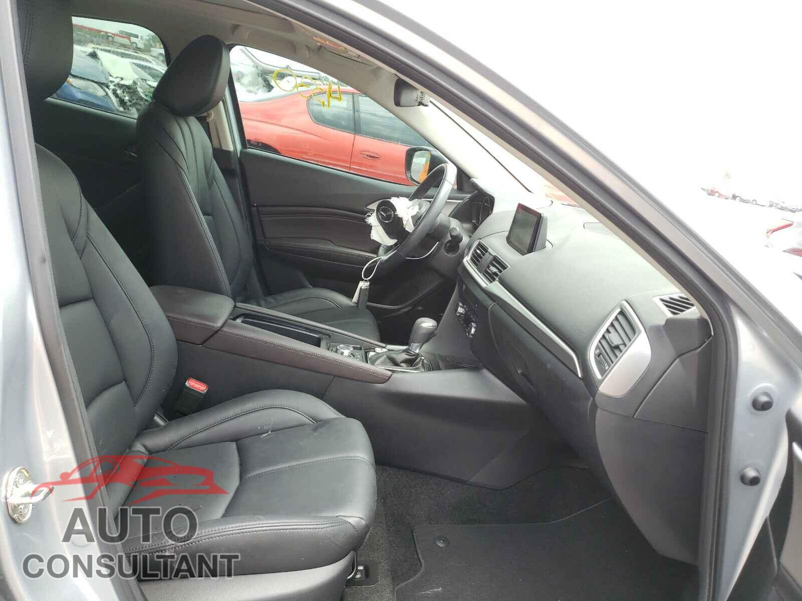 MAZDA 3 2017 - 3MZBN1V79HM135599