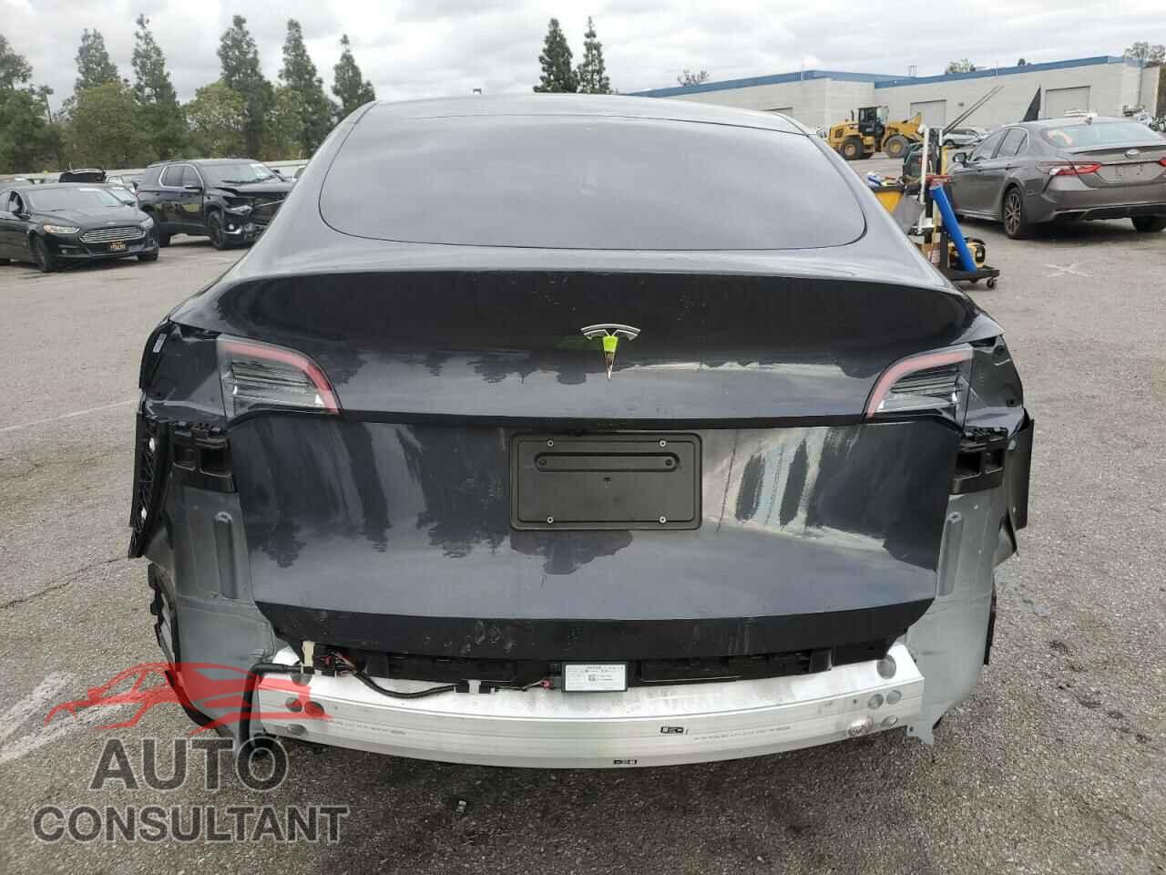 TESLA MODEL Y 2024 - 7SAYGDED8RF132426