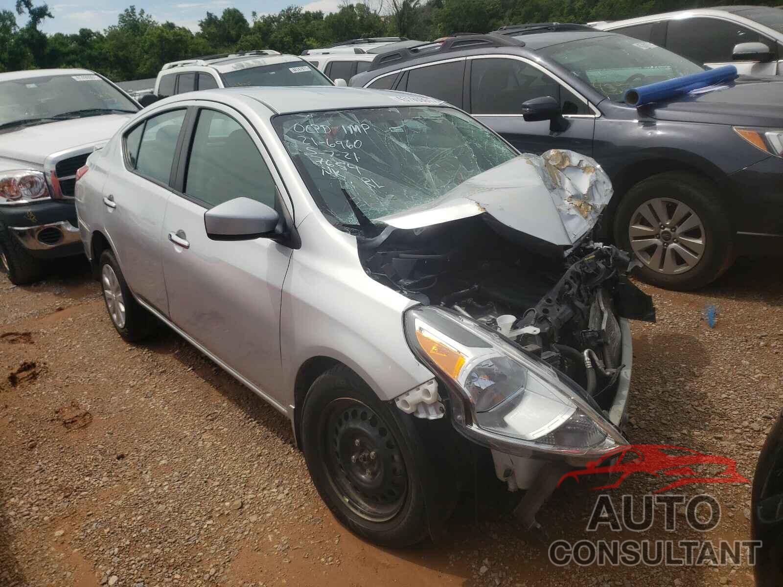 NISSAN VERSA 2019 - 3N1CN7AP7KL857654