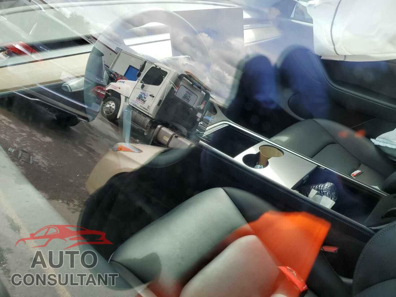 TESLA MODEL Y 2021 - 5YJYGDEE0MF232499