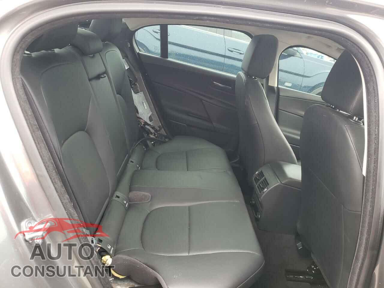 JAGUAR XE 2017 - SAJAD4BV3HA971770