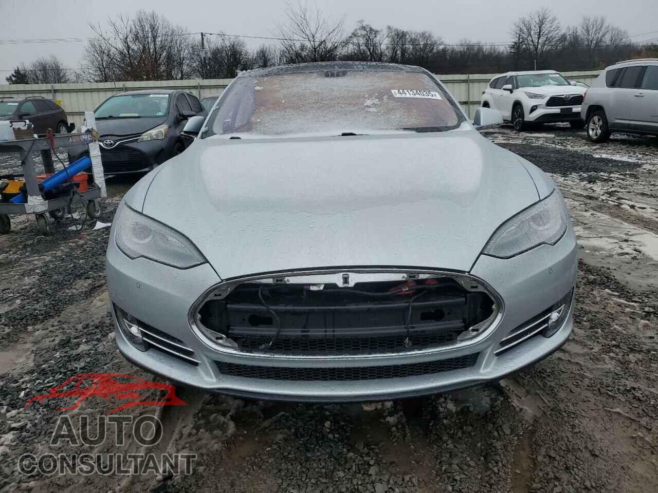 TESLA MODEL S 2014 - 5YJSA1H11EFP43557