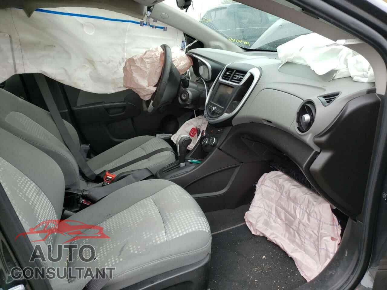 CHEVROLET SONIC 2018 - 1G1JB5SH7J4103515