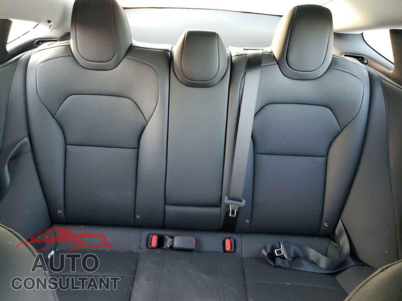TESLA MODEL 3 2024 - 5YJ3E1EA2RF860860
