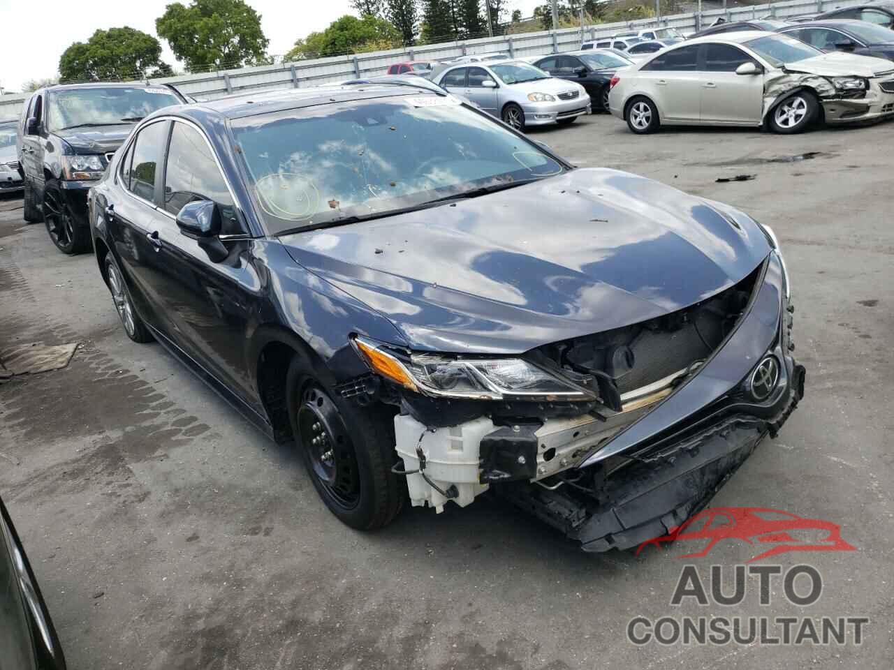 TOYOTA CAMRY 2018 - 4T1B11HK1JU634005