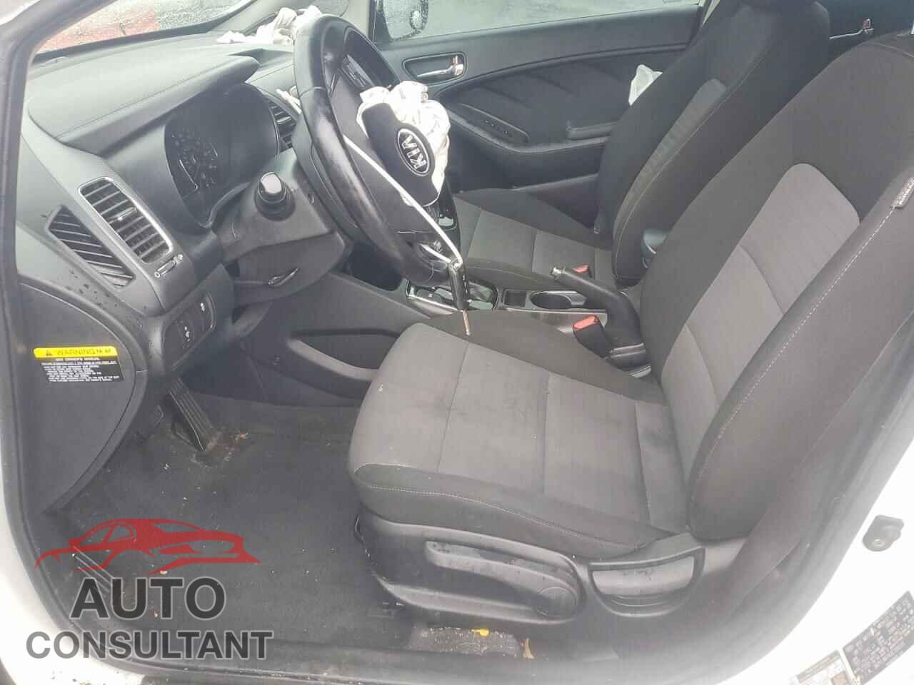 KIA FORTE 2018 - 3KPFL4A74JE189331