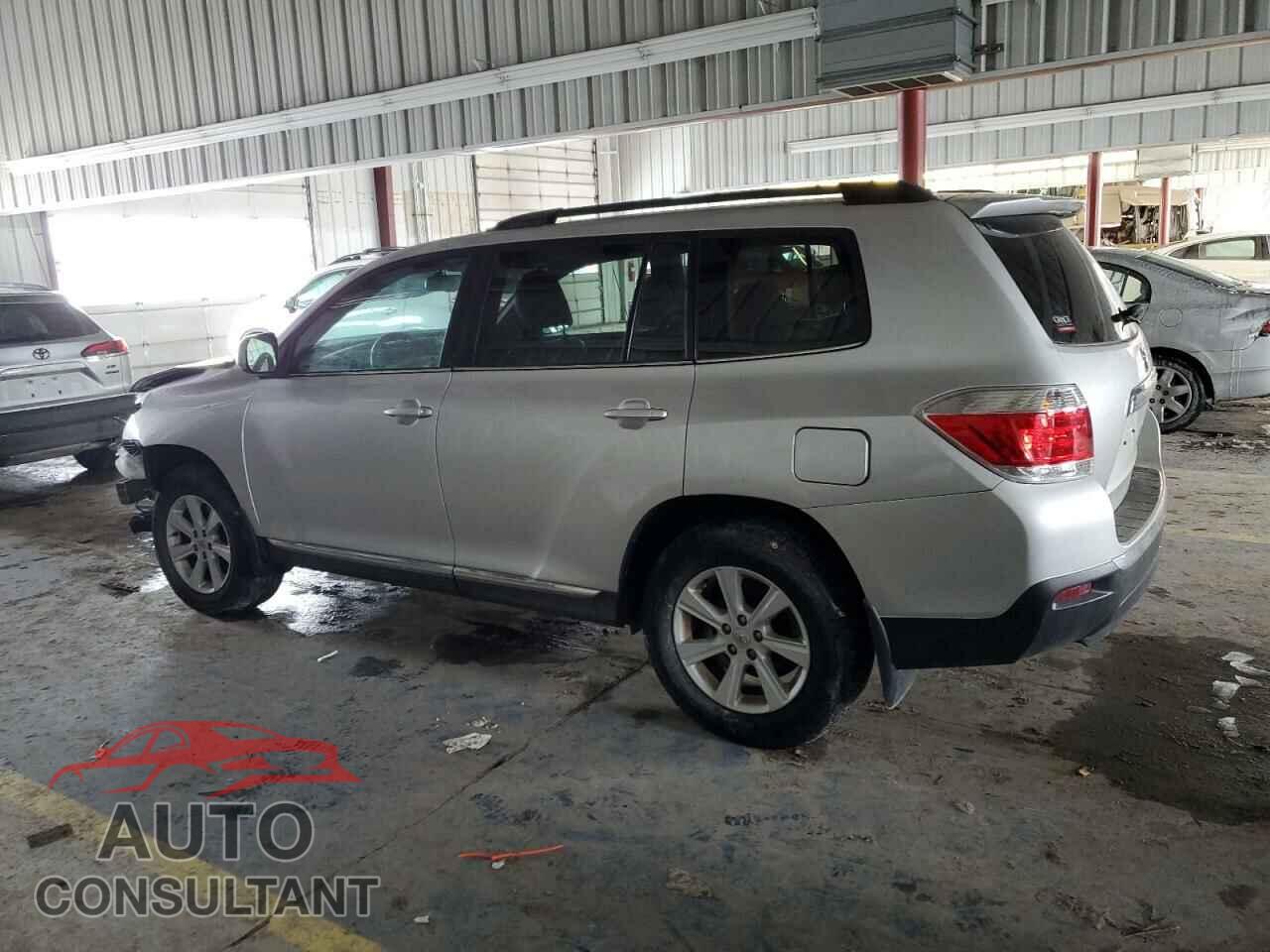 TOYOTA HIGHLANDER 2013 - 5TDBK3EH8DS265772