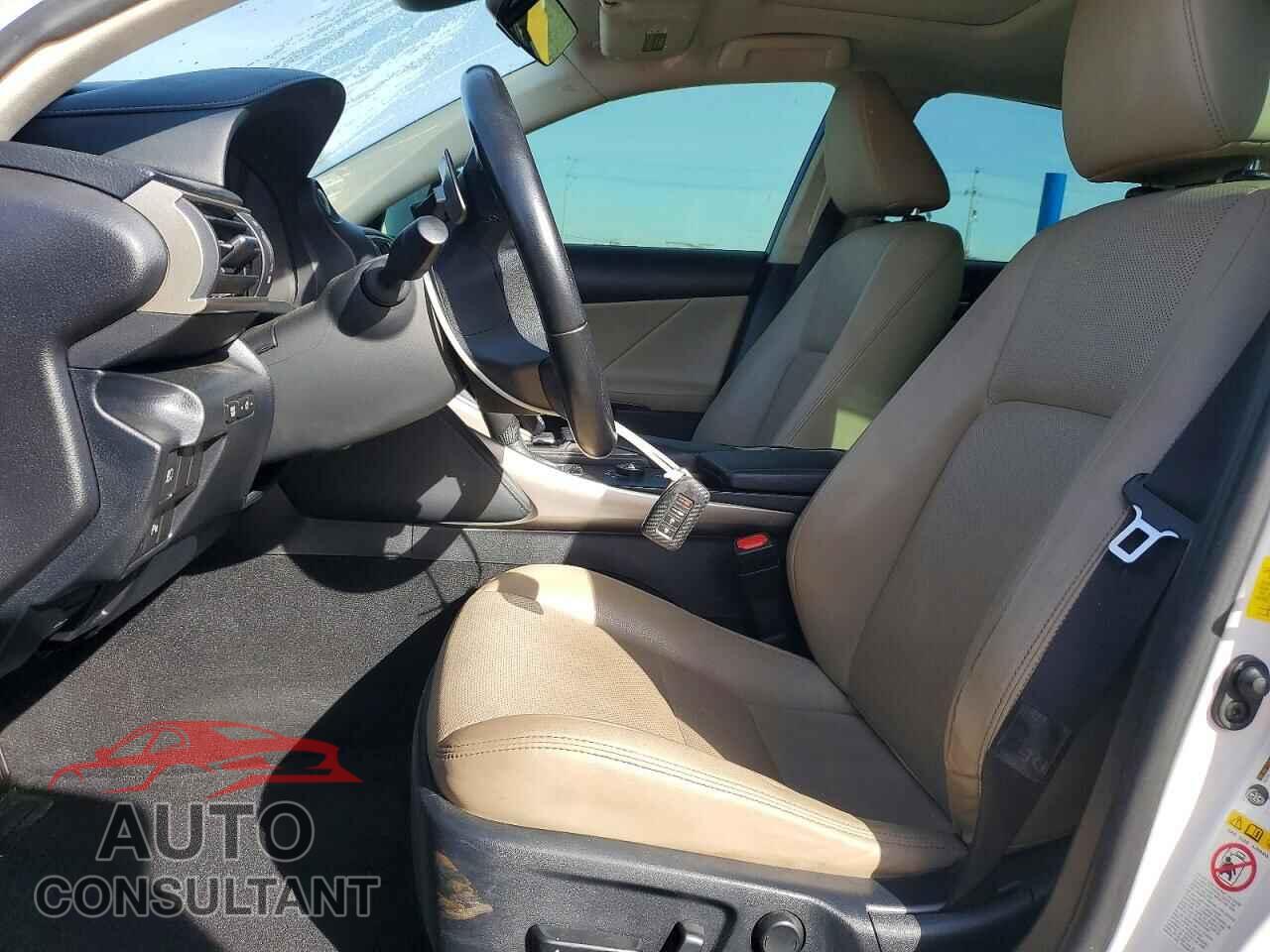 LEXUS IS 2017 - JTHBA1D29H5042137