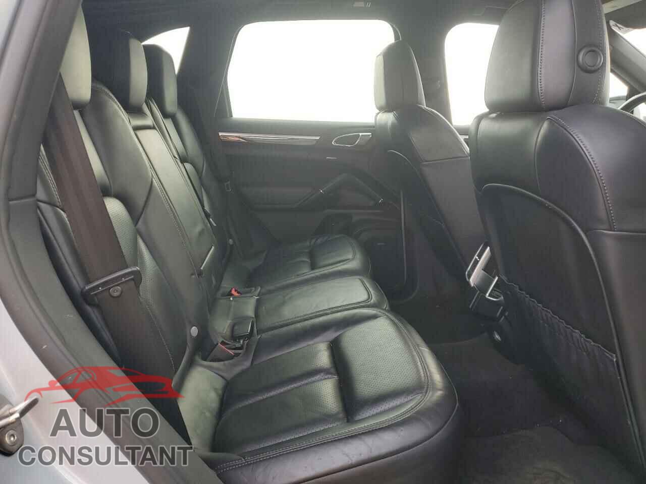 PORSCHE CAYENNE 2016 - WP1AA2A28GLA02616
