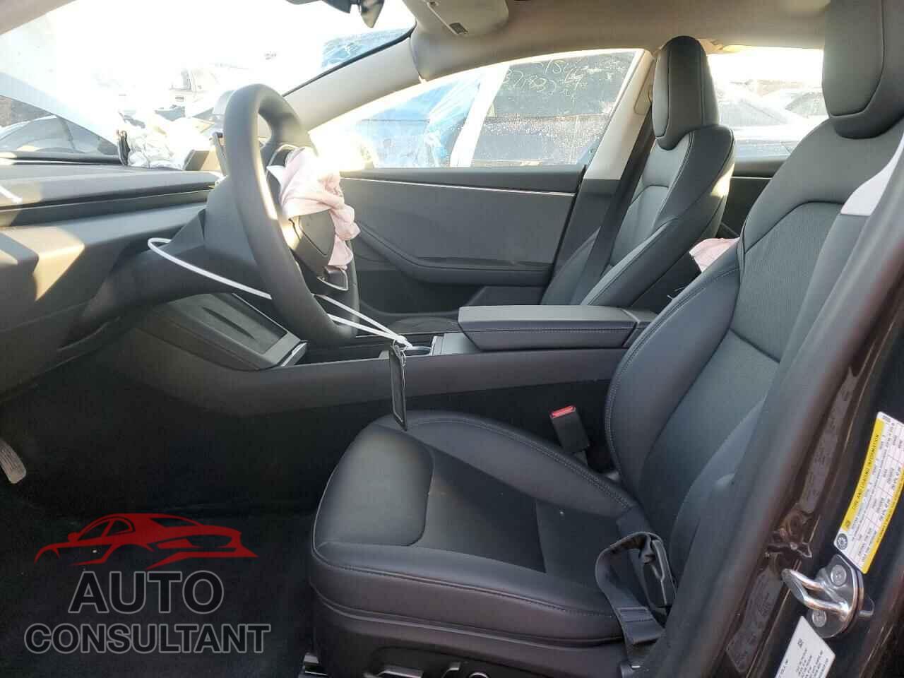 TESLA MODEL 3 2024 - 5YJ3E1EA0RF829266