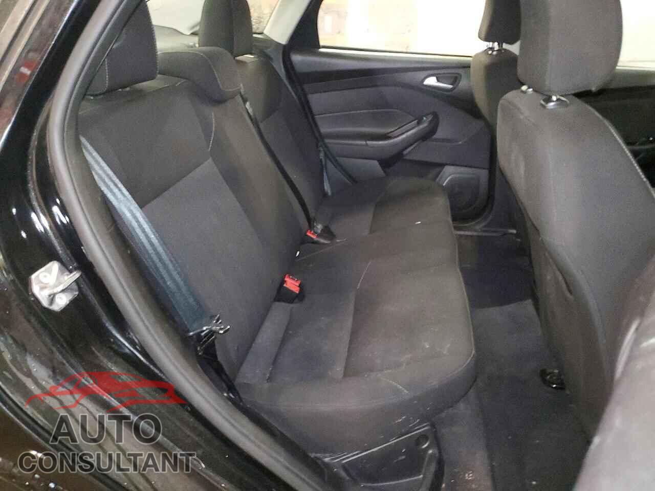 FORD FOCUS 2015 - 1FADP3F20FL220632