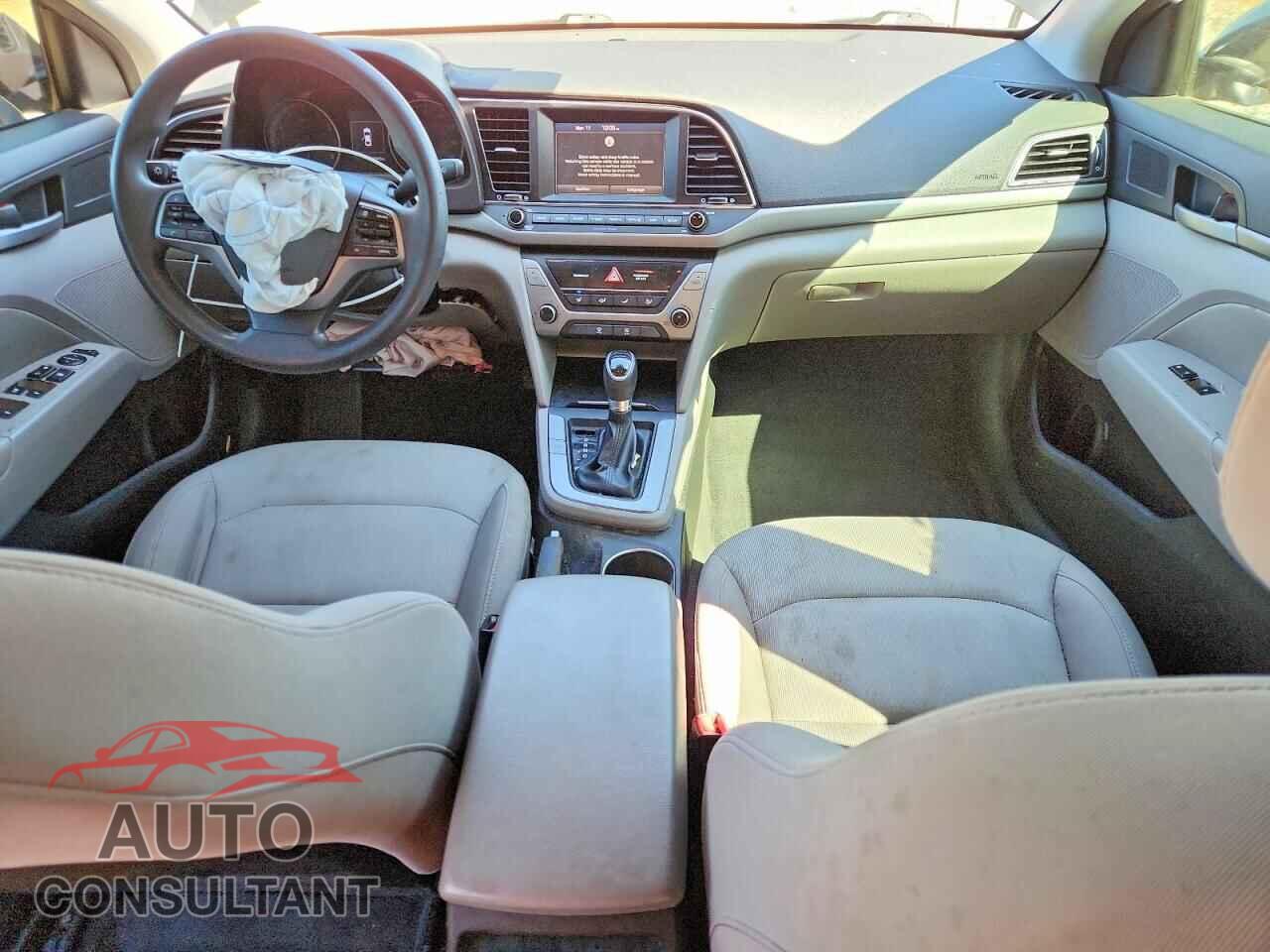 HYUNDAI ELANTRA 2018 - 5NPD84LF3JH303473