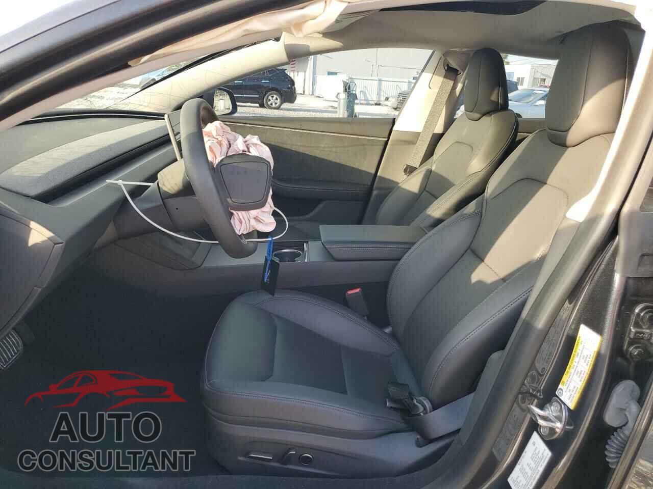 TESLA MODEL 3 2024 - 5YJ3E1EB5RF729978