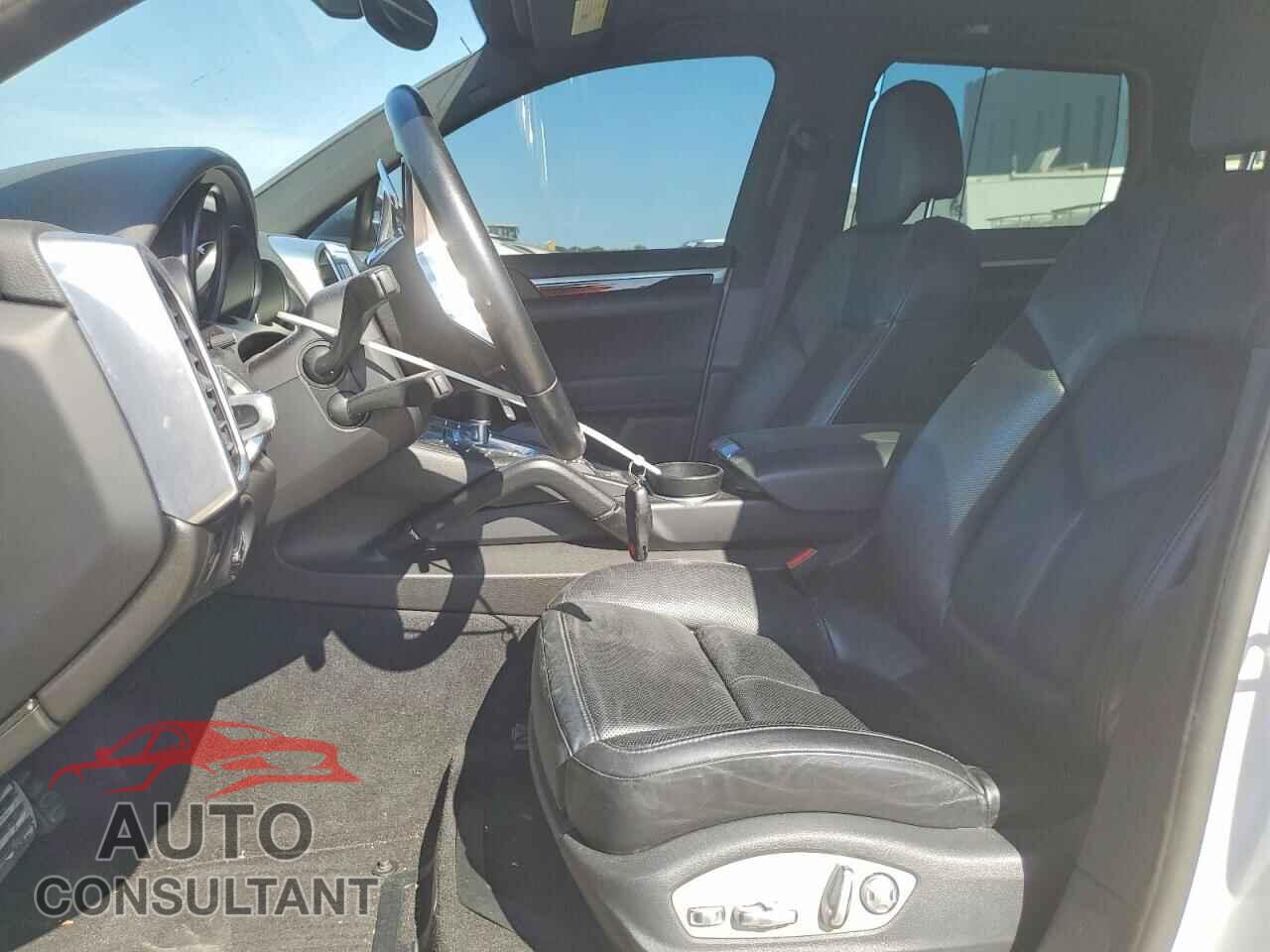 PORSCHE CAYENNE 2017 - WP1AA2A22HKA84866