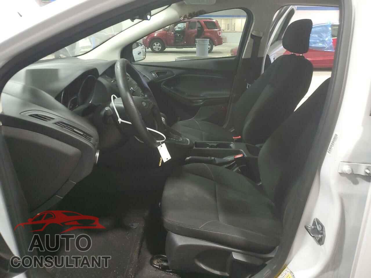 FORD FOCUS 2017 - 1FADP3E23HL301788