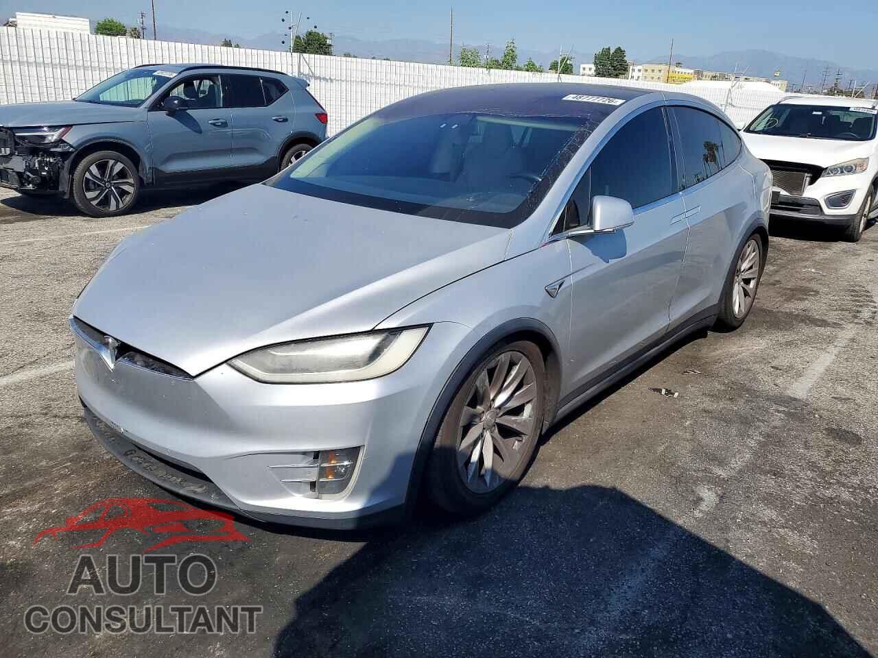 TESLA MODEL X 2017 - 5YJXCDE22HF060298