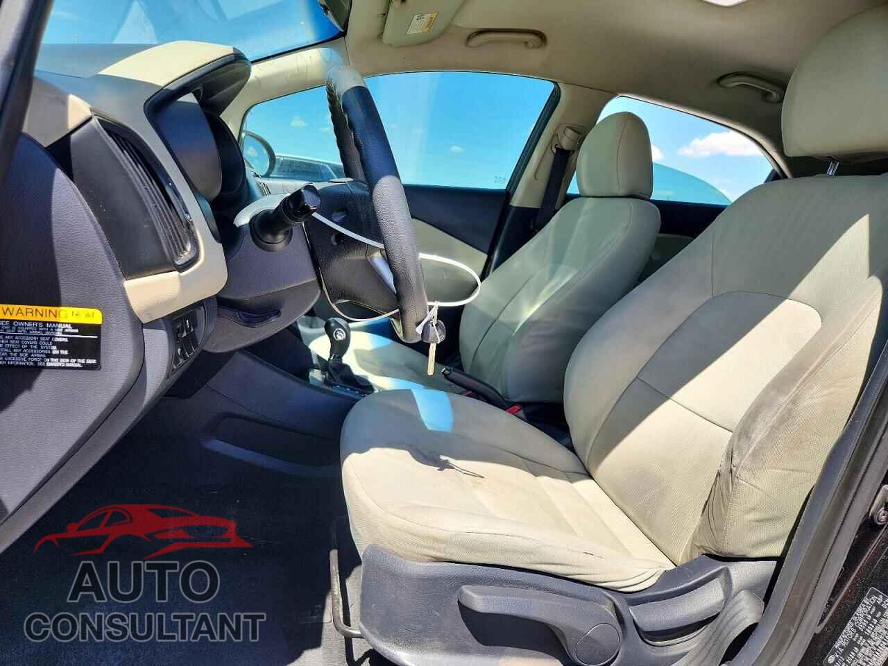 KIA RIO 2013 - KNADM5A36D6103807