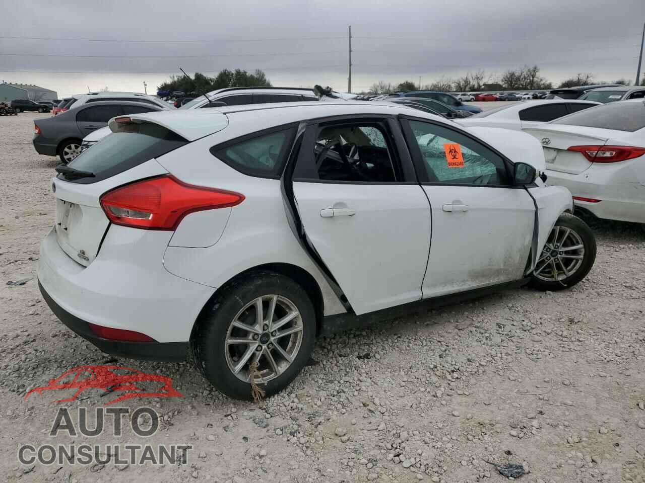 FORD FOCUS 2015 - 1FADP3K21FL270171