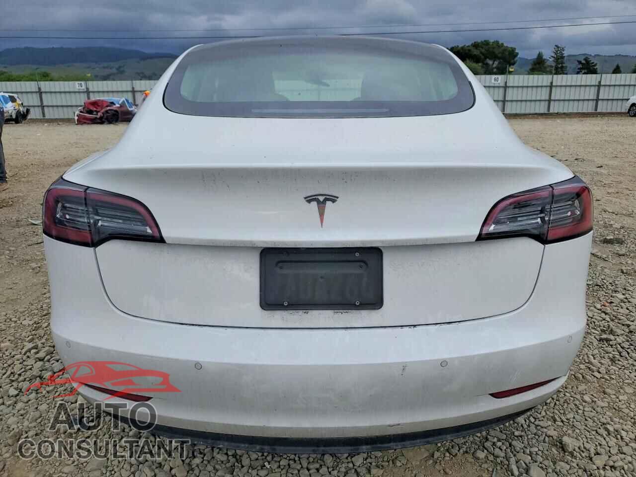 TESLA MODEL 3 2021 - 5YJ3E1EA4MF998439