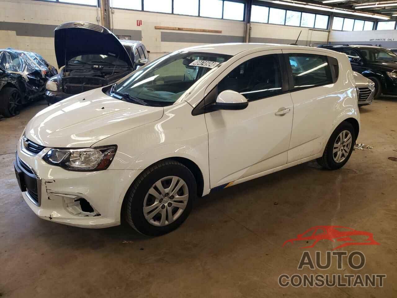 CHEVROLET SONIC 2017 - 1G1JG6SH0H4152363