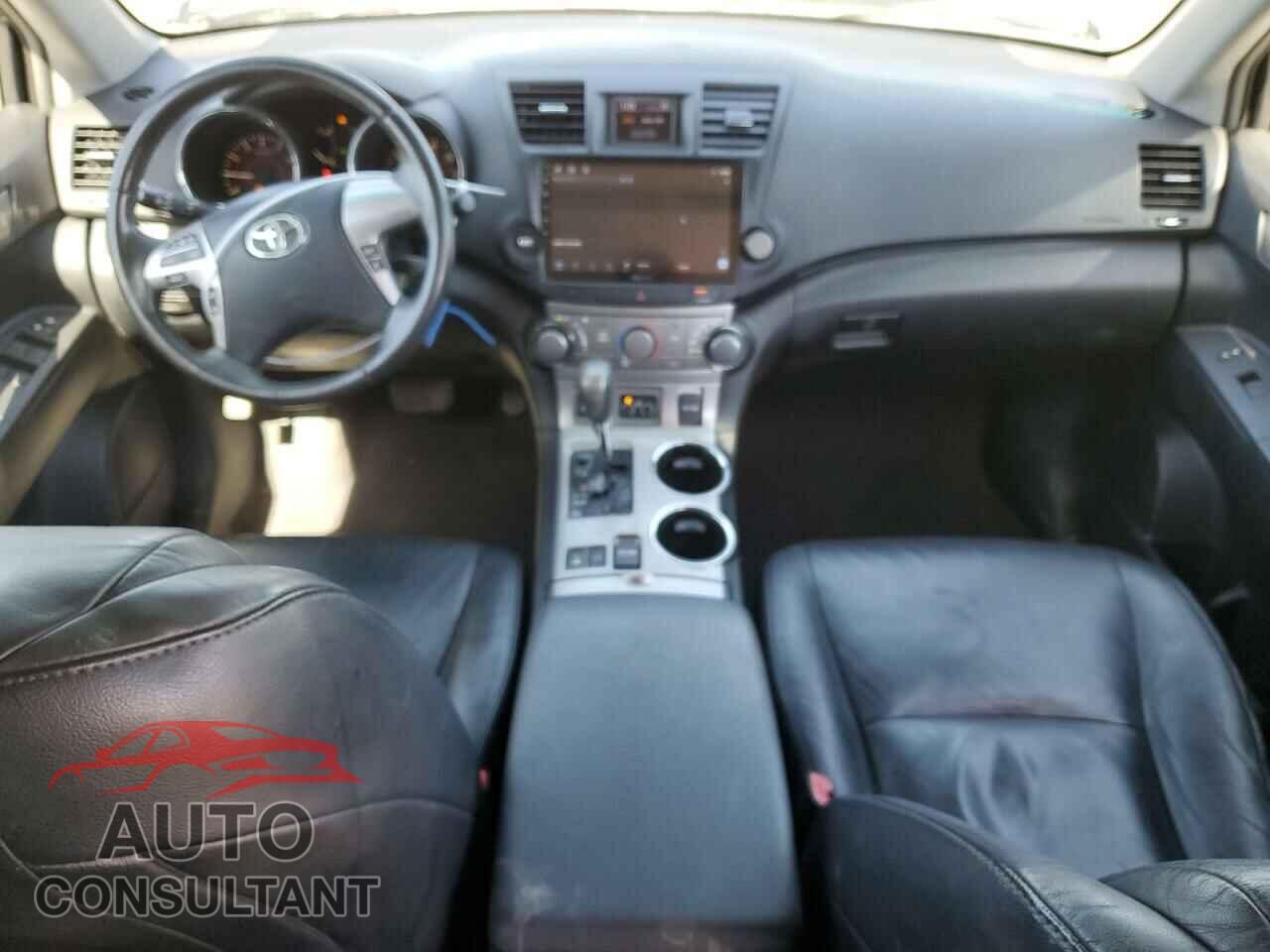 TOYOTA HIGHLANDER 2011 - 5TDBK3EH7BS080237