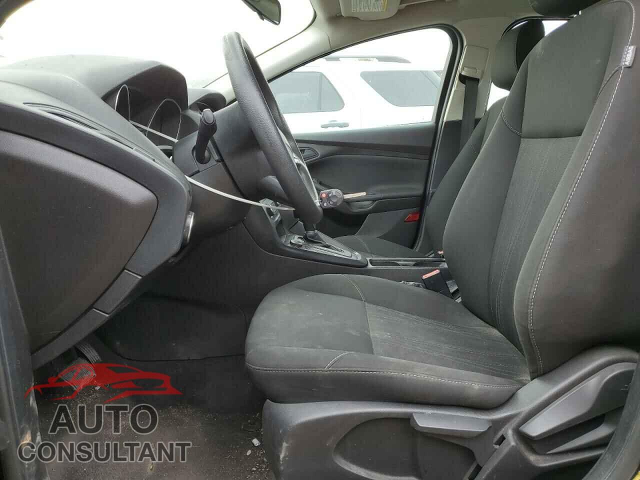 FORD FOCUS 2017 - 1FADP3E20HL304678