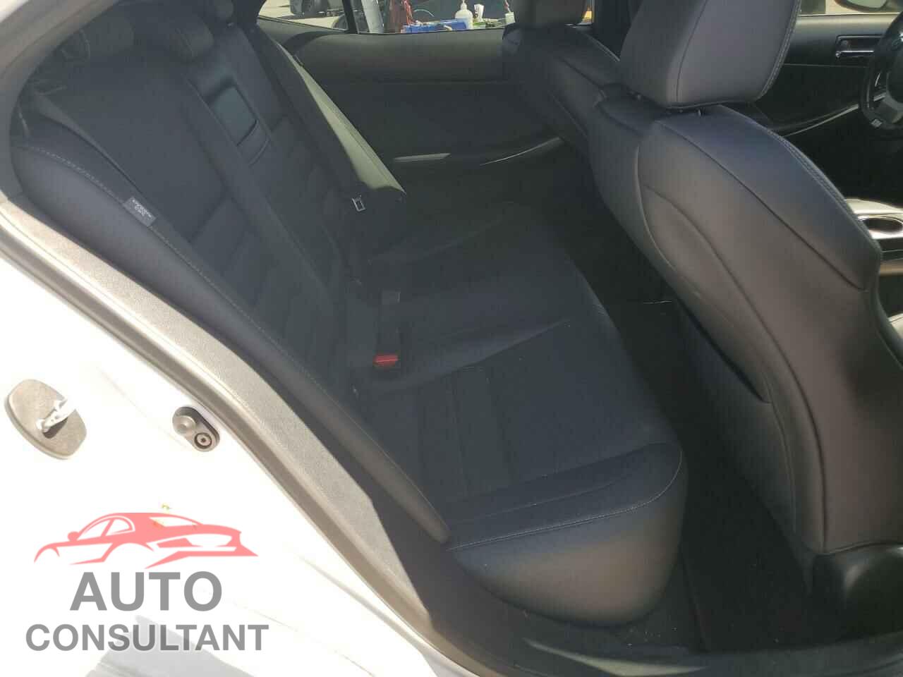 LEXUS IS 2016 - JTHBA1D23G5010573