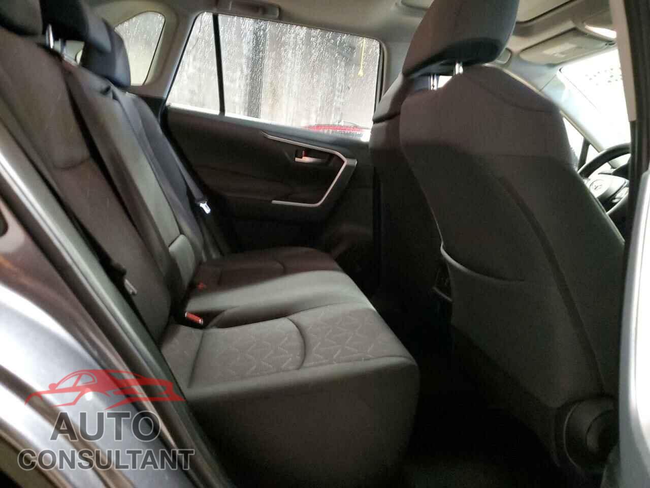 TOYOTA RAV4 2019 - JTMP1RFV2KD006820