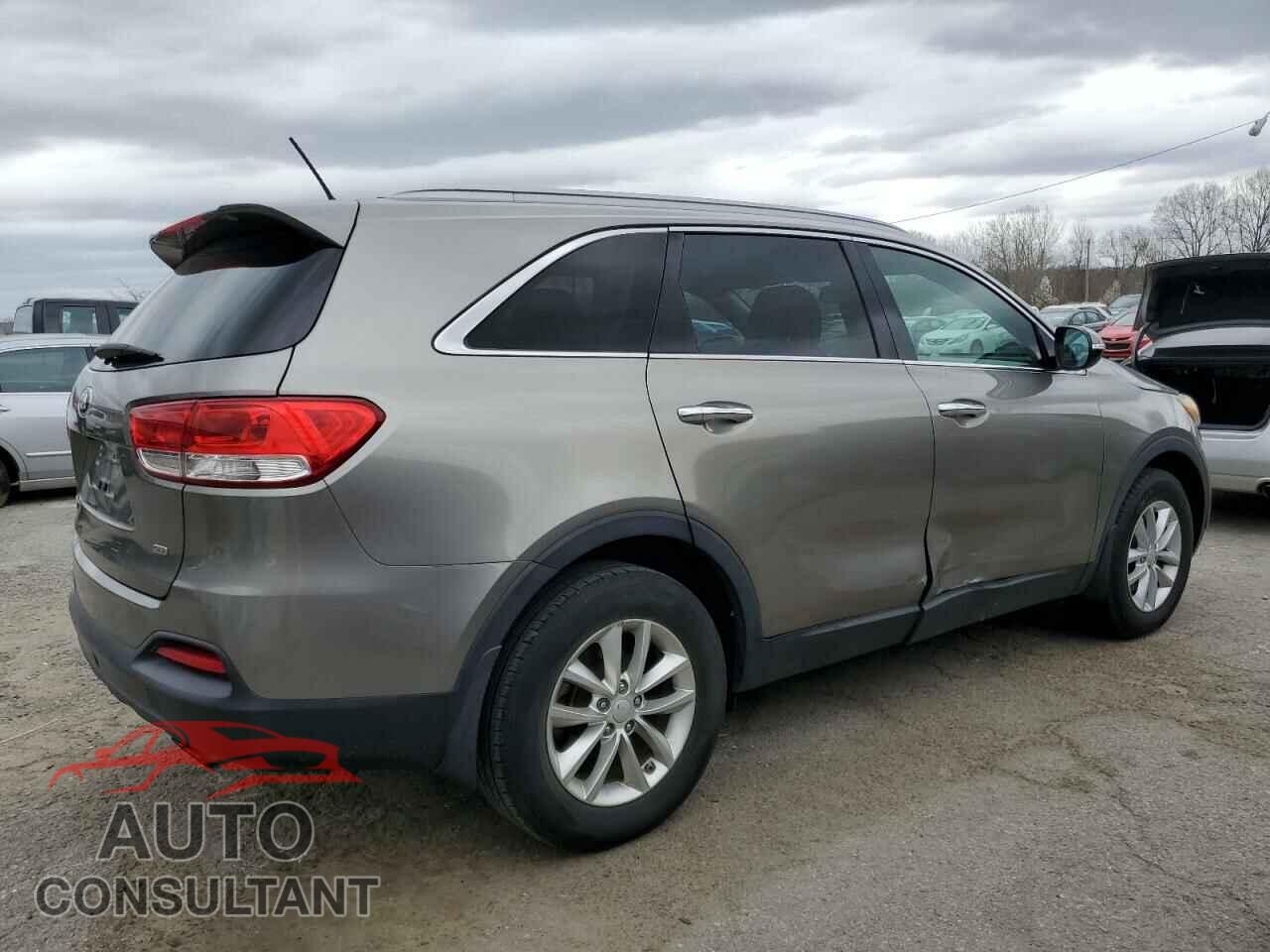 KIA SORENTO 2017 - 5XYPG4A32HG263302