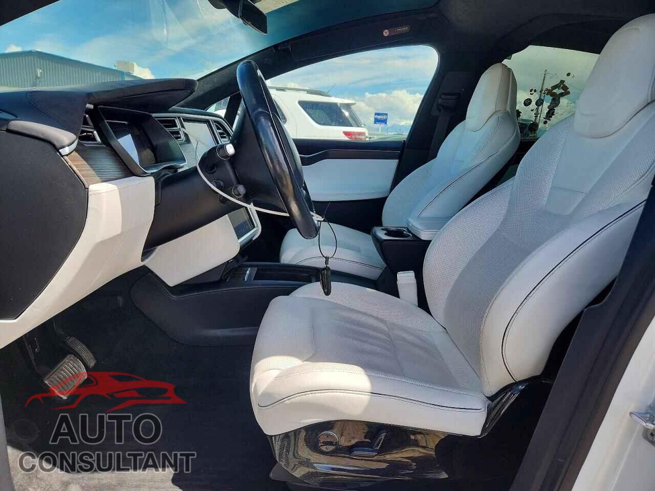TESLA MODEL X 2017 - 5YJXCBE21HF029550