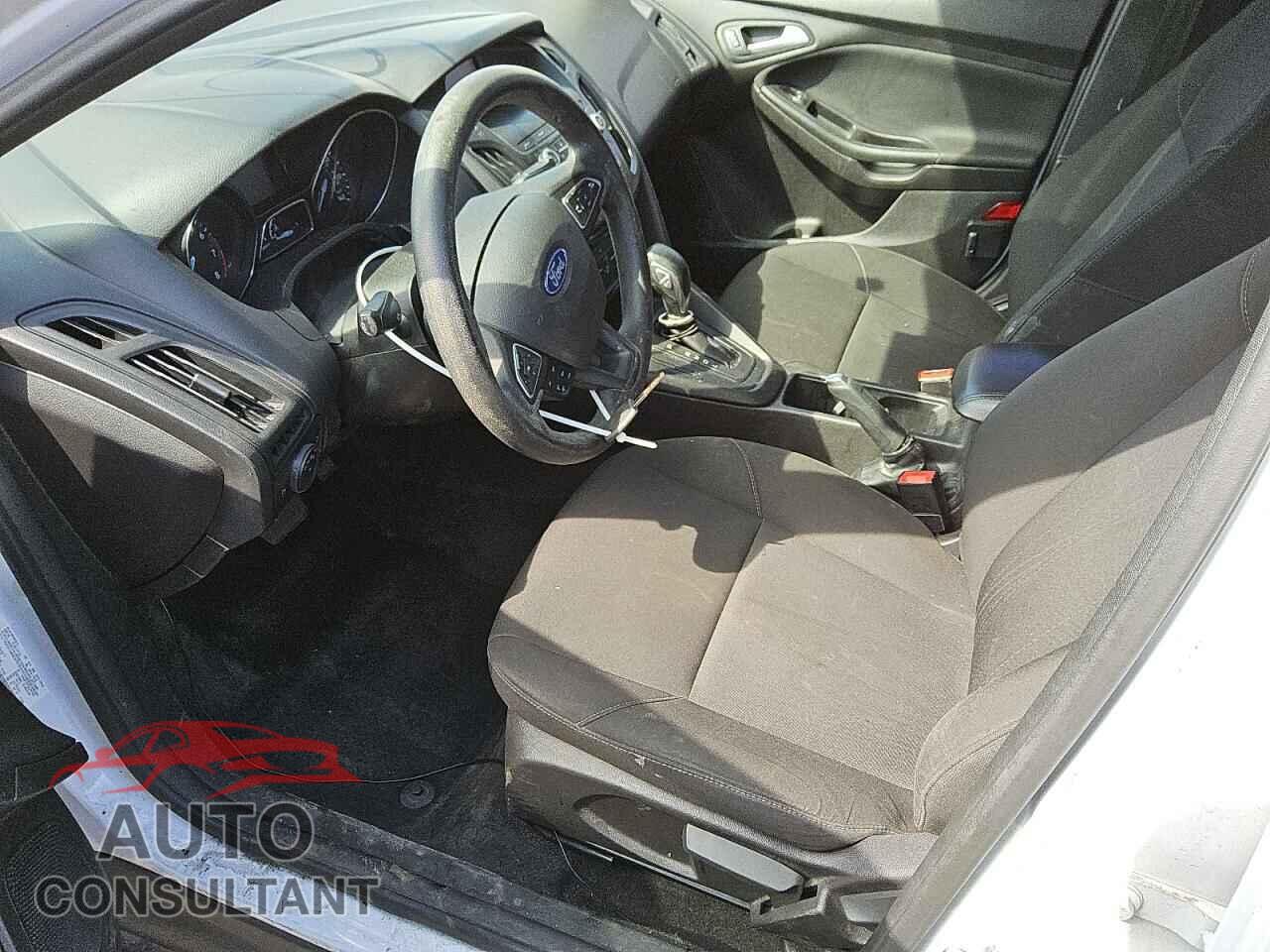 FORD FOCUS 2018 - 1FADP3F23JL297522
