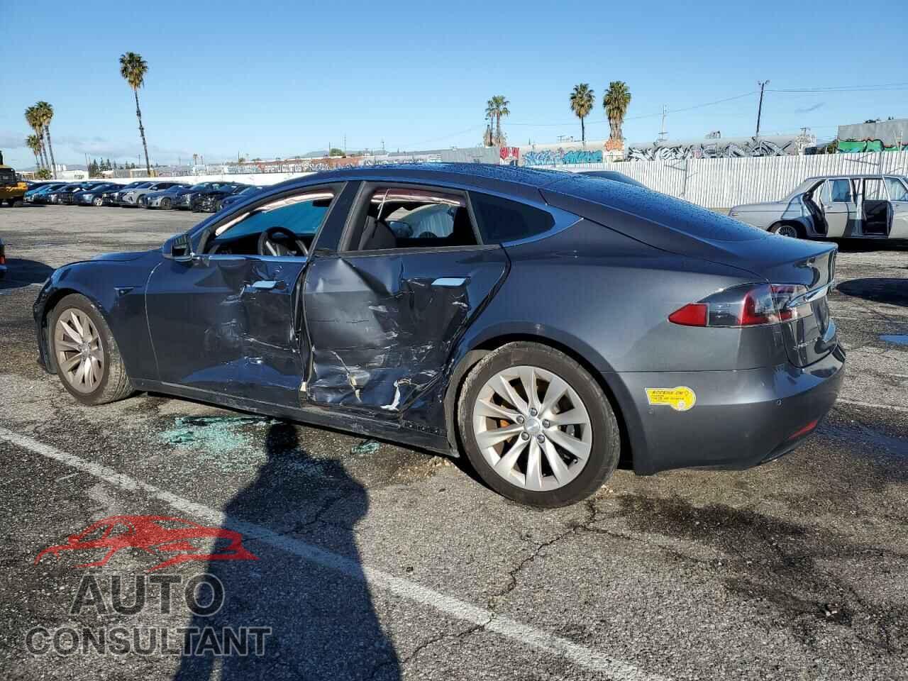 TESLA MODEL S 2018 - 5YJSA1E2XJF281247