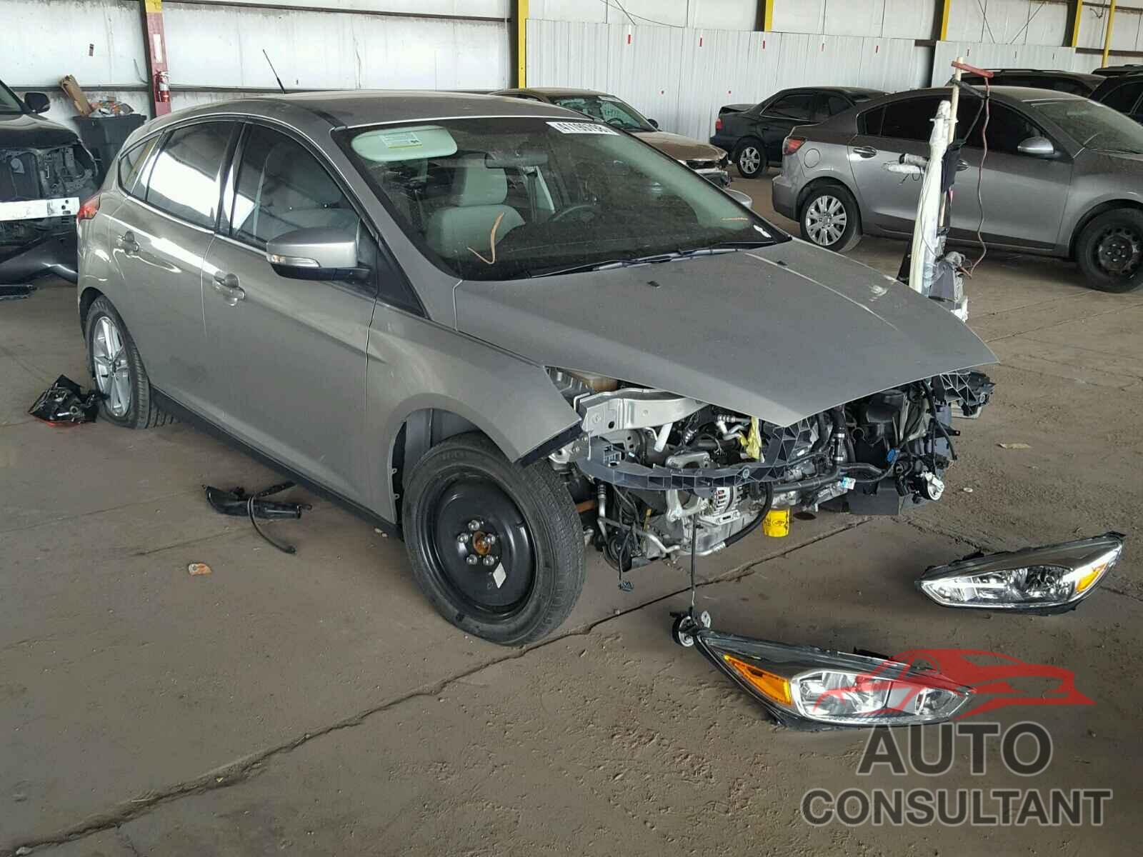 FORD FOCUS 2015 - 1FADP3K24FL232255