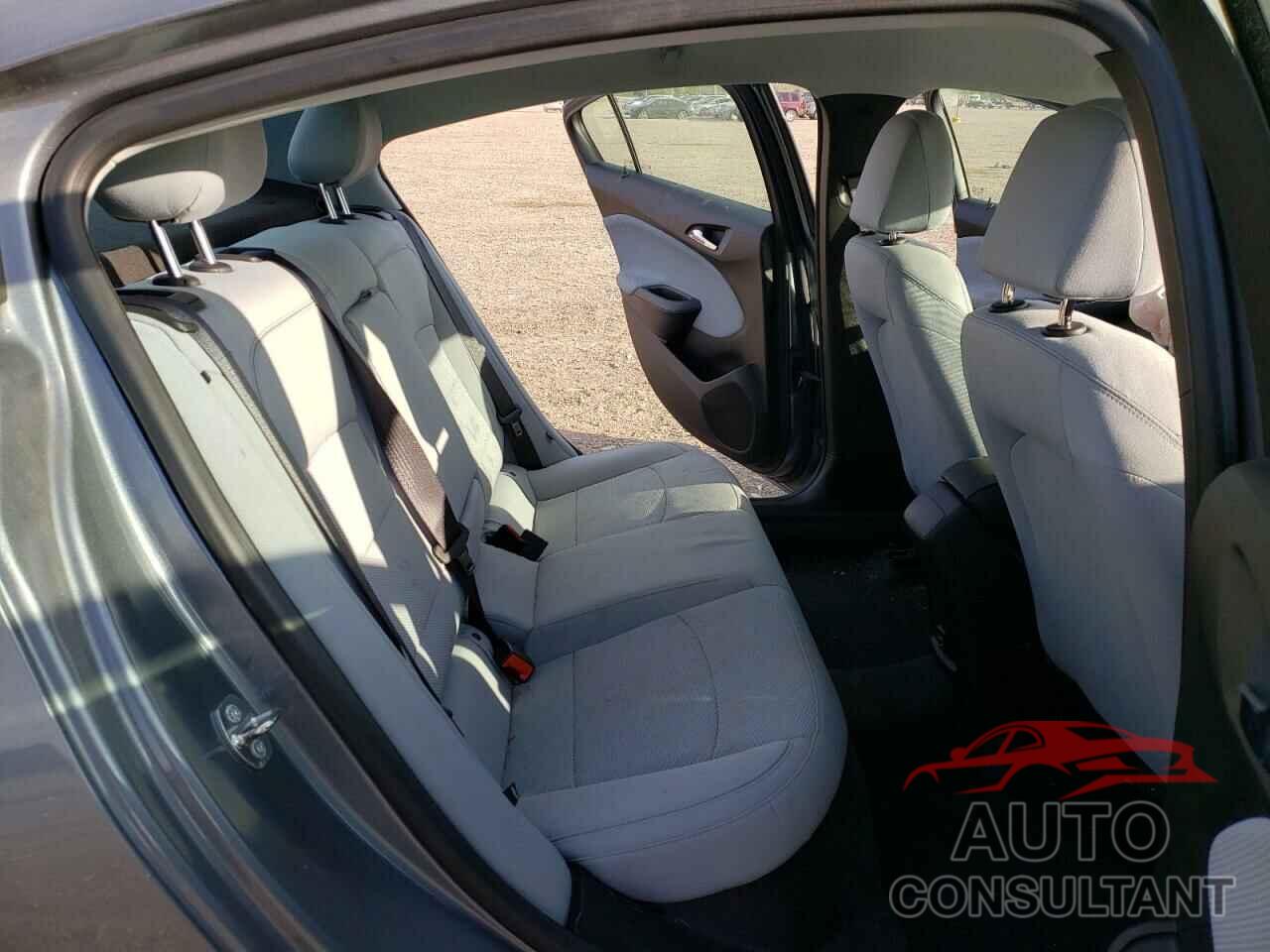 CHEVROLET CRUZE 2019 - 1G1BE5SM1K7102255