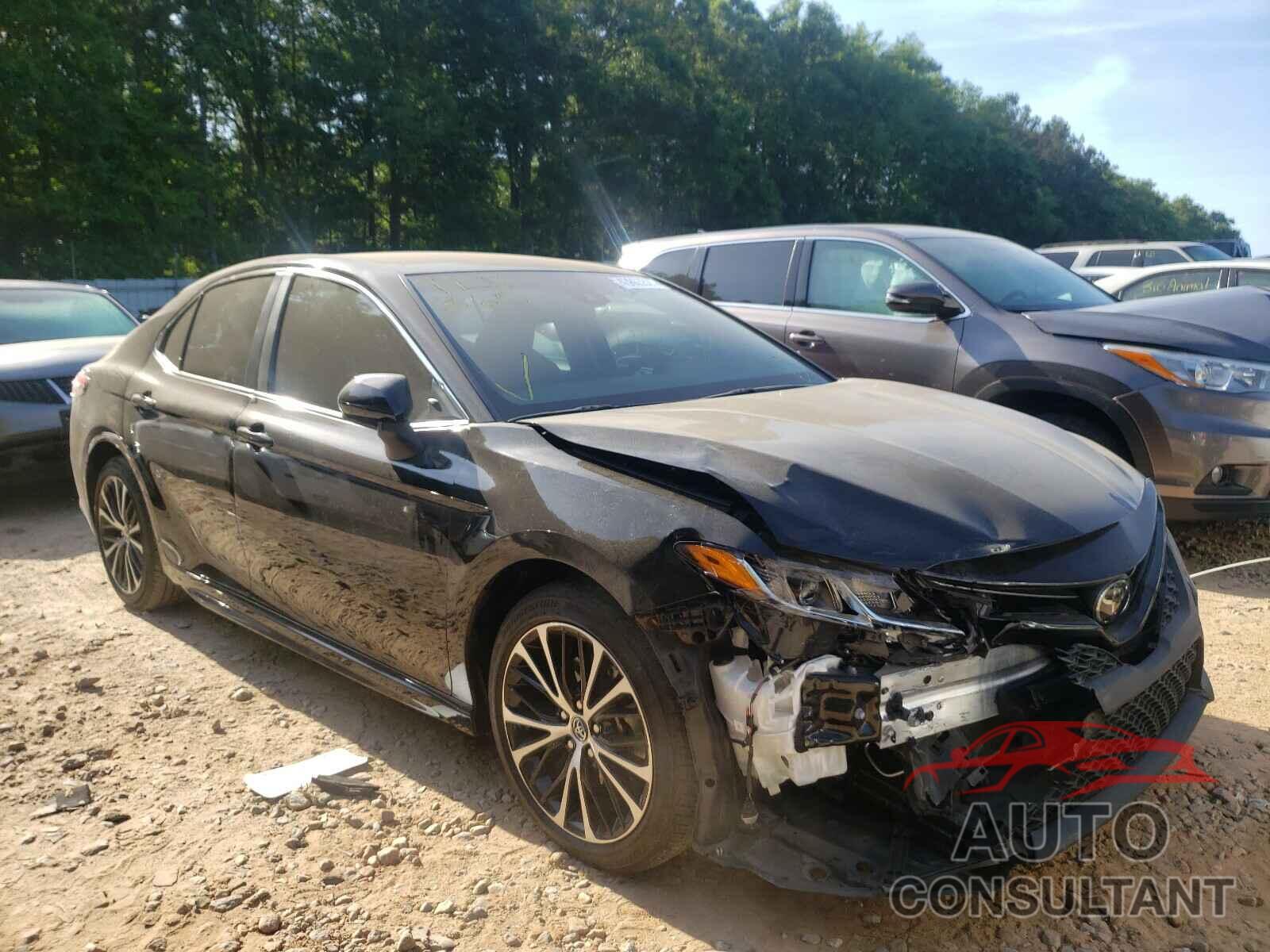 TOYOTA CAMRY 2018 - 4T1B11HK4JU150426