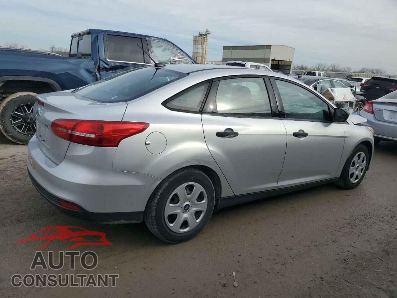 FORD FOCUS 2018 - 1FADP3E21JL244917