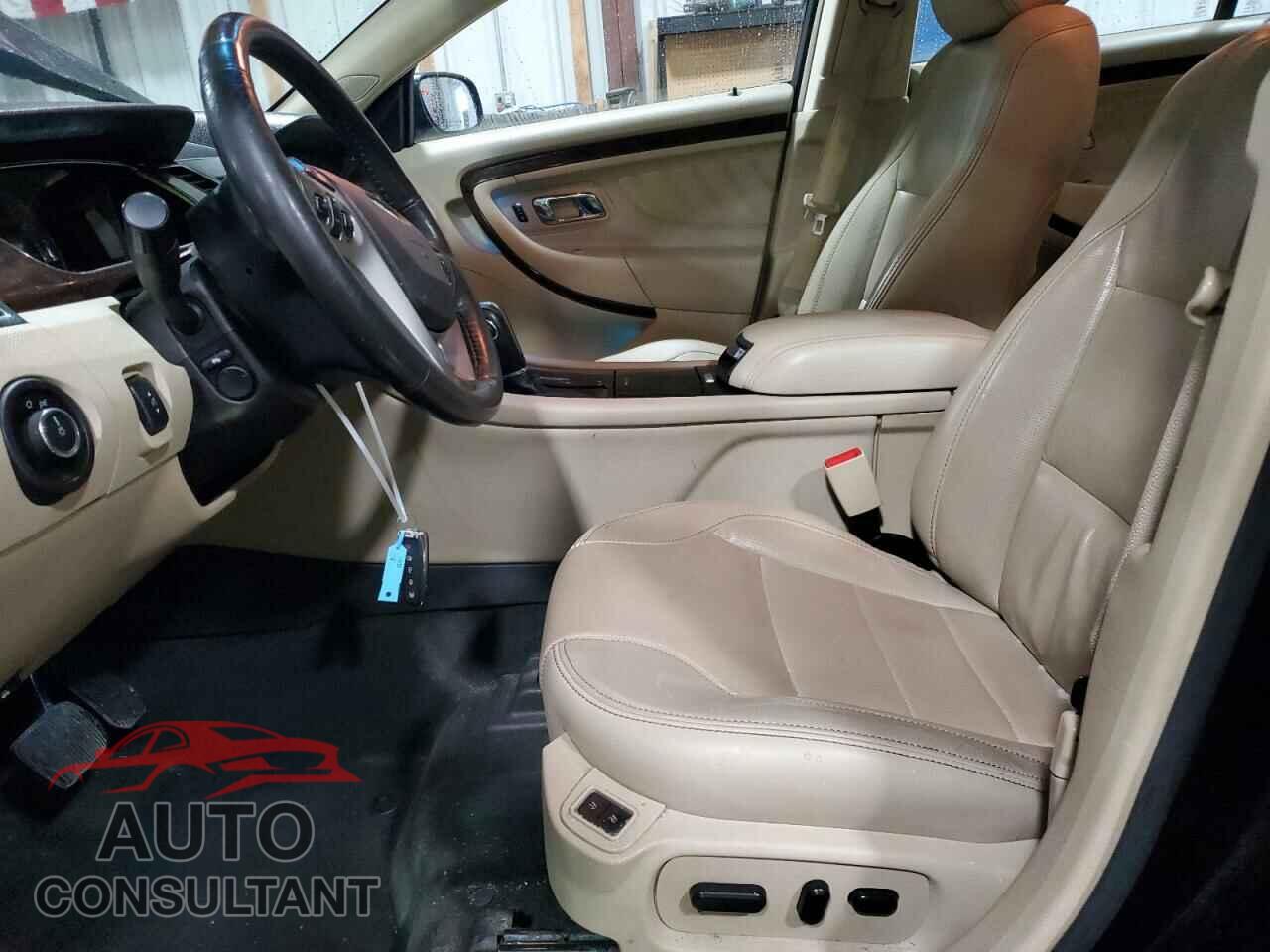 FORD TAURUS 2017 - 1FAHP2F89HG123411