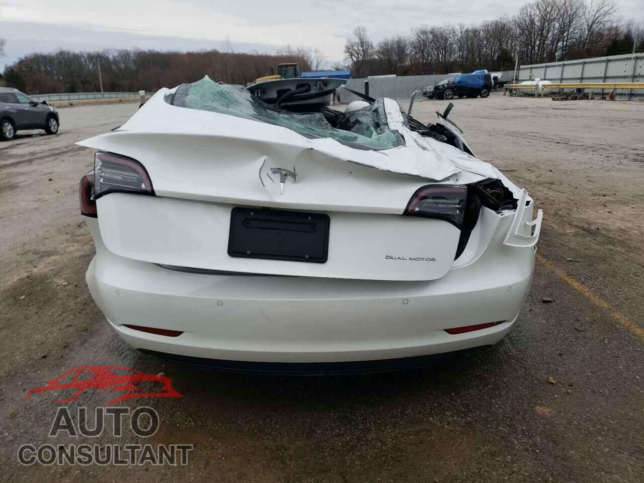 TESLA MODEL 3 2019 - 5YJ3E1EB3KF469537