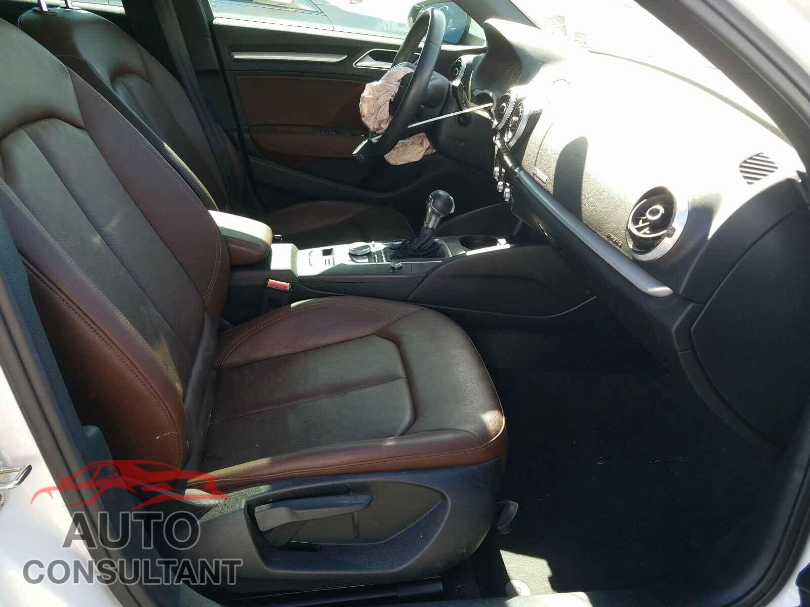 AUDI A3 2018 - WAUAUGFF3J1027005