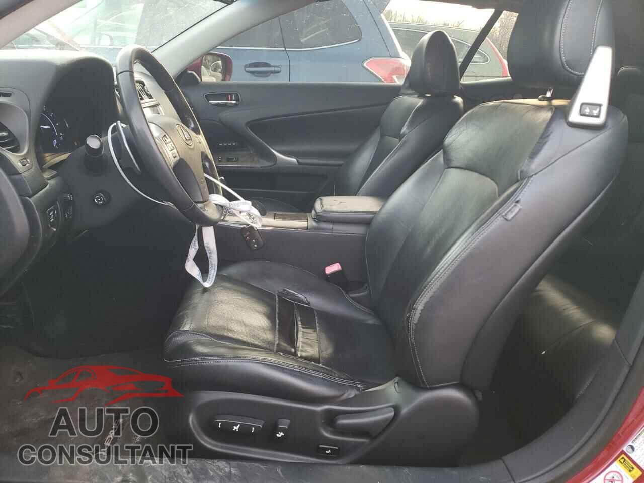LEXUS IS 2011 - JTHFF2C2XB2519645