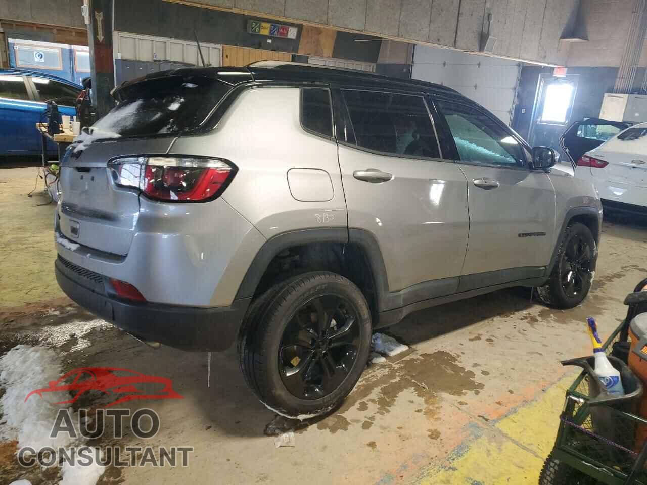 JEEP COMPASS 2018 - 3C4NJDBB0JT320416