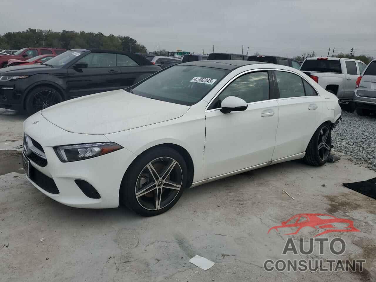 MERCEDES-BENZ A-CLASS 2022 - W1K3G4FB4NJ377057