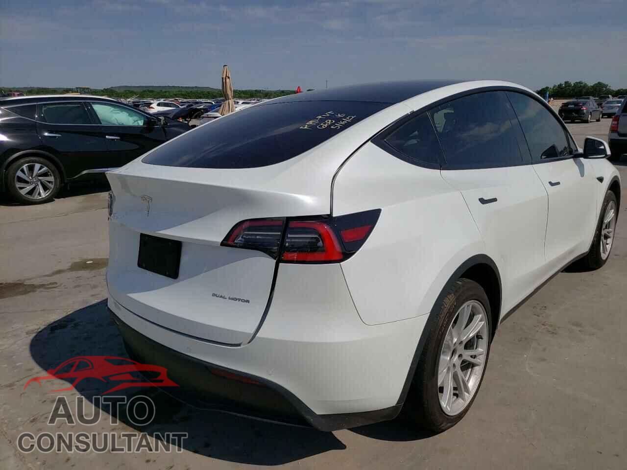 TESLA MODEL Y 2021 - 5YJYGDEEXMF072731