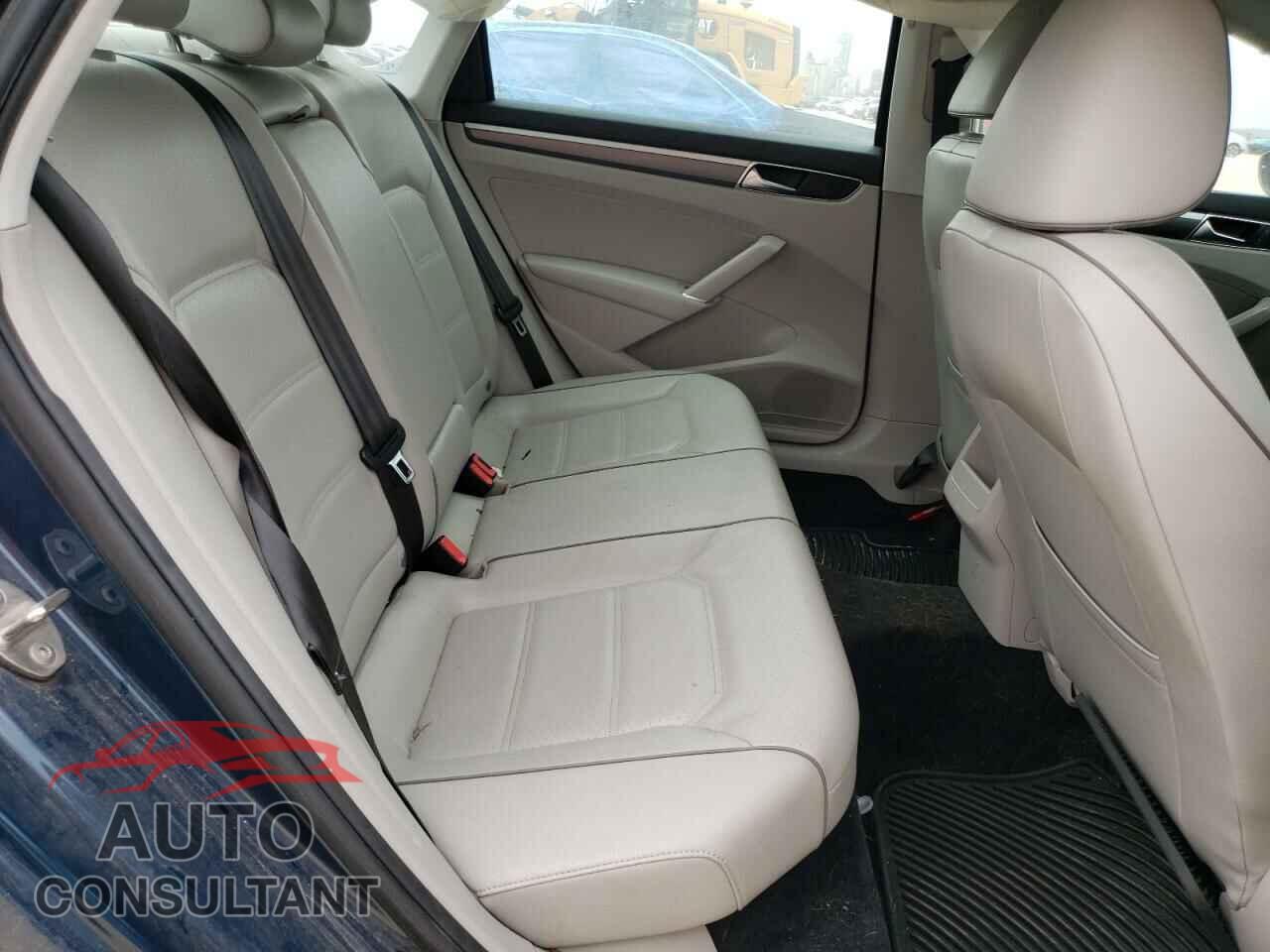 VOLKSWAGEN PASSAT 2018 - 1VWAA7A3XJC012396