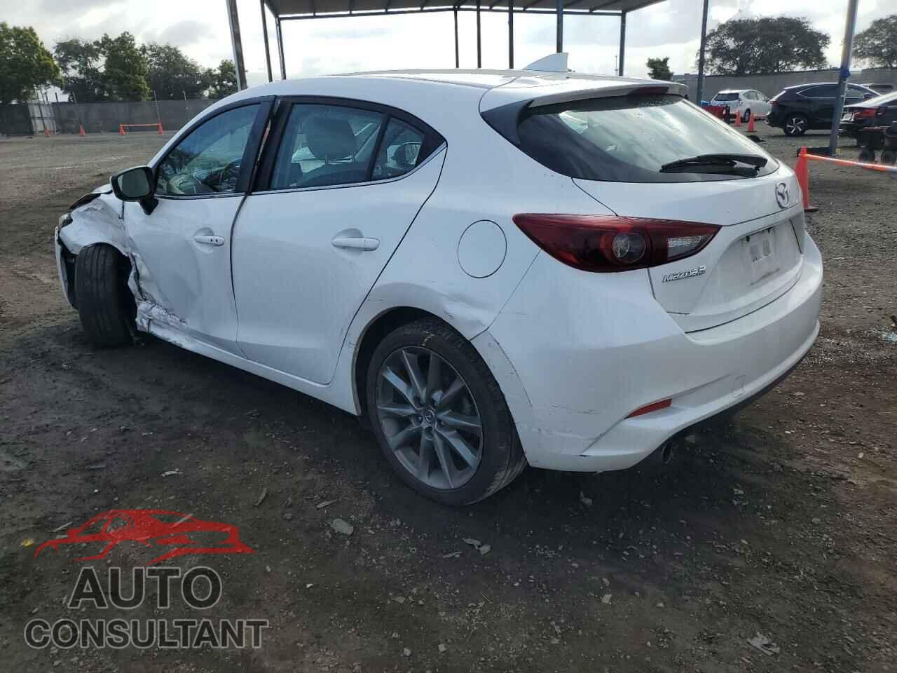 MAZDA 3 2018 - 3MZBN1M35JM187249