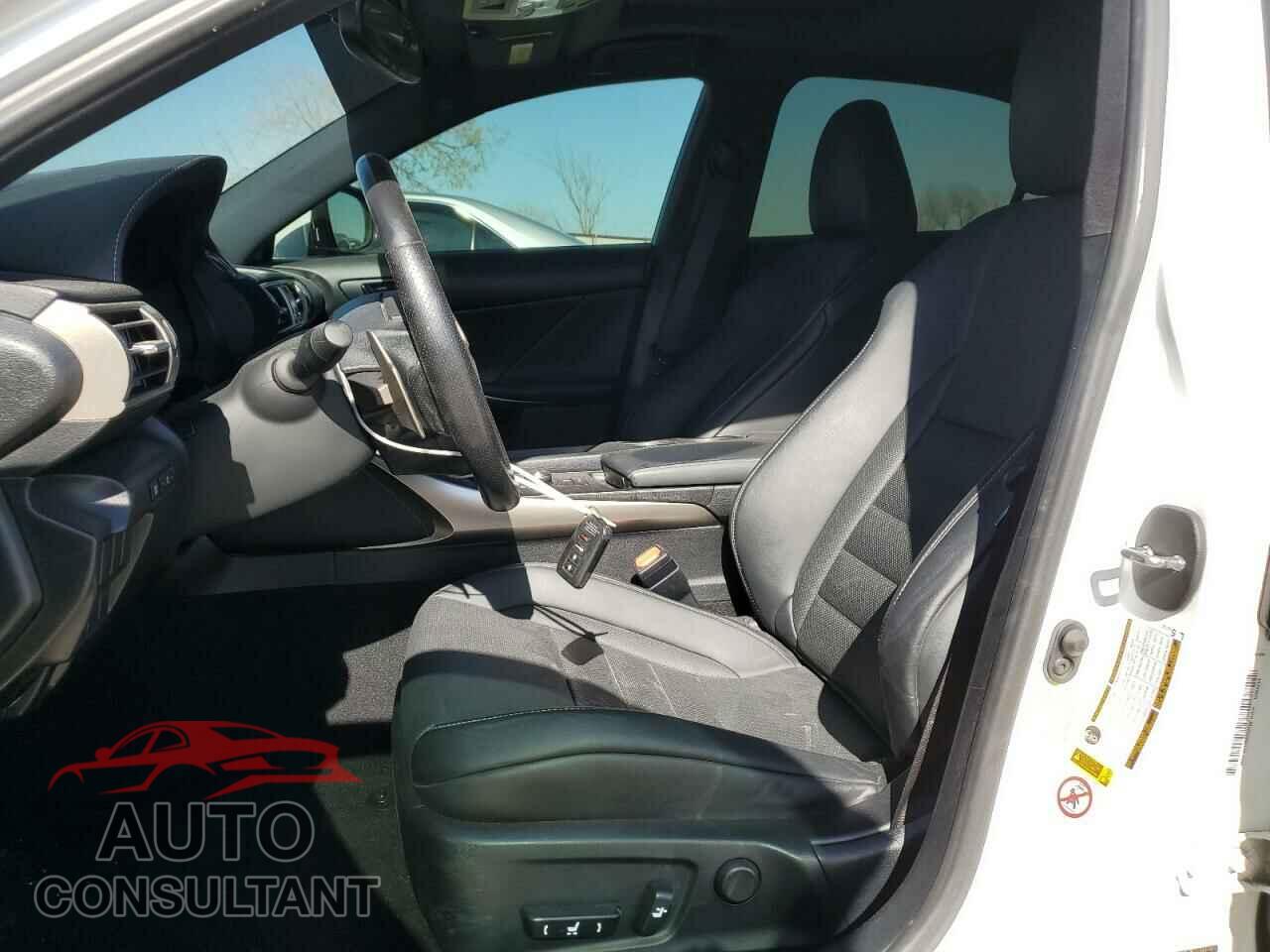 LEXUS IS 2016 - JTHBA1D22G5020236