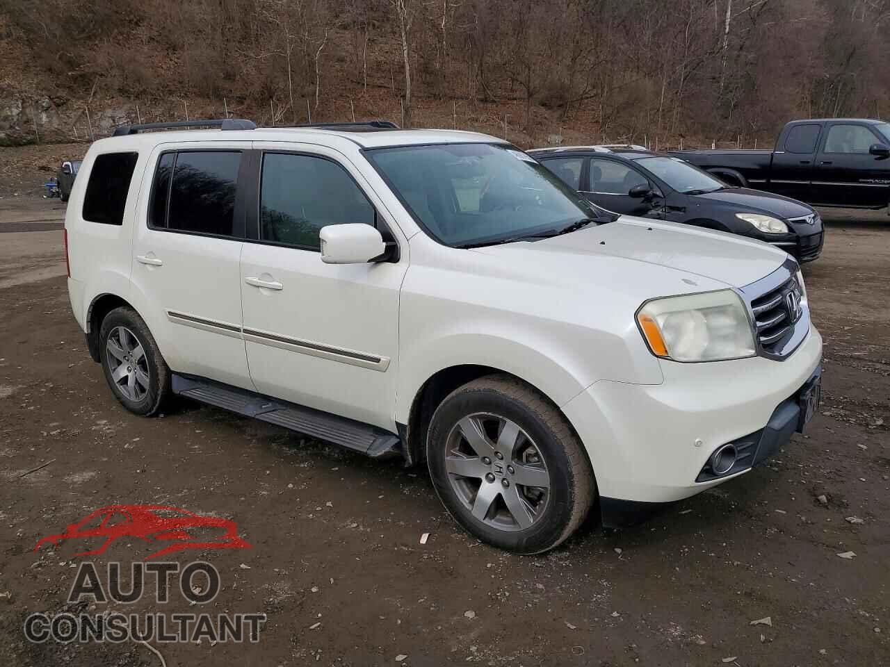 HONDA PILOT 2015 - 5FNYF4H93FB011273