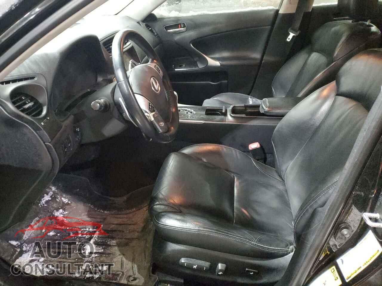 LEXUS IS 2011 - JTHCE5C22B5000532